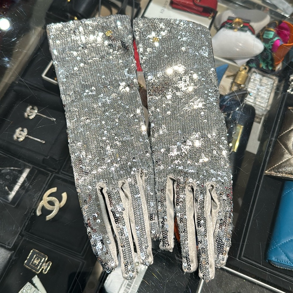 Sequin Gucci gloves 6